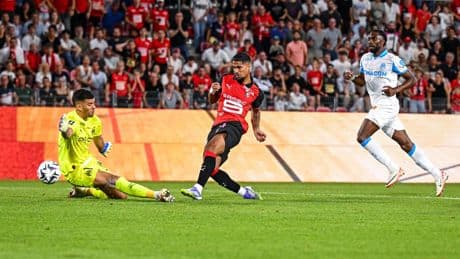 Ligue 1 : à 10 contre 11, Rennes surprend Marseille dans le temps additionnel