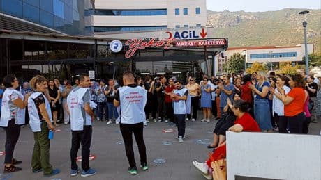 ​​​​​​​PAÜ’de sağlık işçileri KÇP için yürüdü: "Şimşek sabrımızı taşırma"