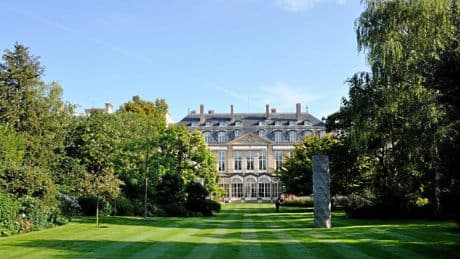 « Wimbledon-sur-Seine » : les trésors cachés de l’ambassade d’Angleterre à Paris