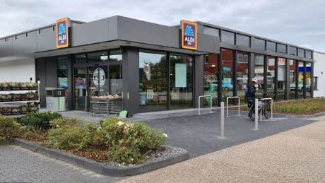 Trio klaute im Discounter im großen Stil - Polizei fahndet nach Dieben von Aldi