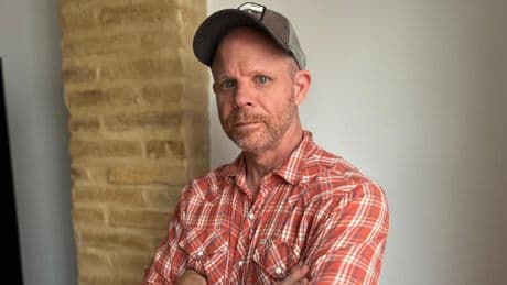 Alex Mabry (50 años) lleva media vida con depresión: "Tenía la necesidad de hacer algo, y hay que sacar provecho"