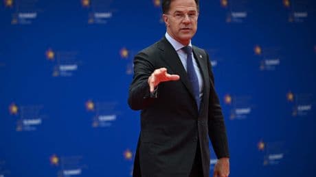 Rutte no da tregua a Sánchez con la inversión militar y da por hecho que España llegará al 5% de gasto en Defensa: "Sin duda"