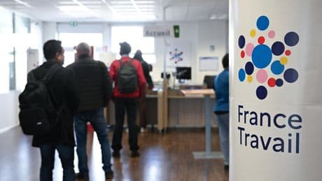 Chômage : le nombre de demandeurs d’emploi bondit de 12,8 % sur un an