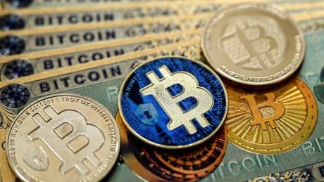 A plus de 124 000 dollars, le bitcoin outrepasse un nouveau record