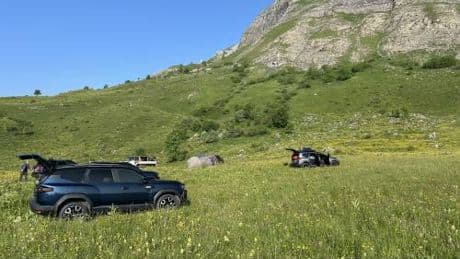 Dacia Bigster, camera con vista sulla natura