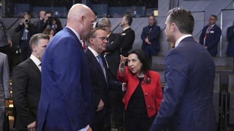 El embajador de EE.UU. ante la OTAN abre la puerta a que Zelenski asista a la cumbre de Alaska