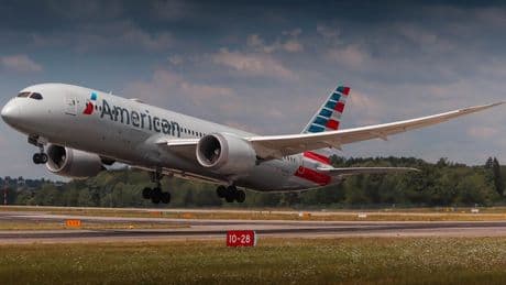 Napoli, Boeing costretto a dirottare su Roma: «Troppo grande per l'aeroporto». L'errore dell'American Airlines