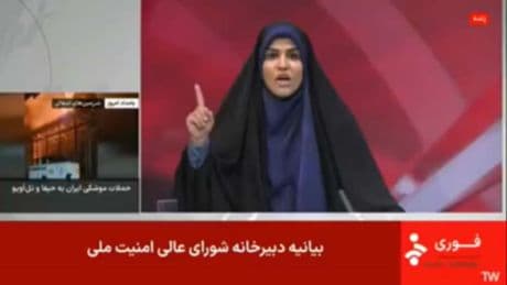 "Elle a dû s'enfuir du studio": une présentatrice iranienne touchée en direct à la télévision par une frappe israélienne