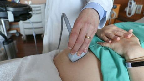 US maternal death rate rose slightly last year, health officials say