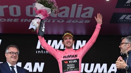Simon Yates, ganador virtual del Giro de Italia tras arrebatar la maglia rosa a Del Toro y Carapaz en una etapa legendaria