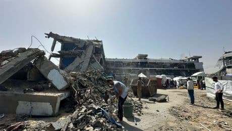 Checkpoints, looters, and warzones – the obstacles in the way of Gaza food parcels