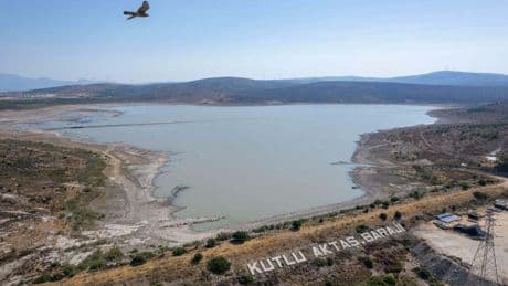 İzmir Çeşme'de zorunlu su kesintisi sona erdi