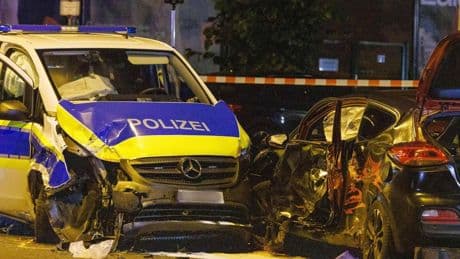 Berlin: Unfall mit Polizeiauto in Wilmersdorf – Polizisten schwer verletzt