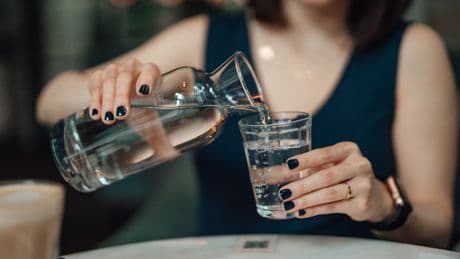 Simple Lösung: Forscher zeigen, wie Sie Mikroplastik aus Ihrem Wasser entfernen
