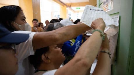Filippijnse ex-president Duterte gekozen tot burgemeester van Davao bij verkiezingen in teken van familievete met president