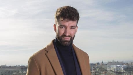 David Callejo, médico: “Si te besas más de 9 veces al día con tu pareja, compartes la misma microbiota bucal, lo que reduce infecciones, caries y mal aliento”