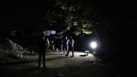 Boş araziye çağırdığı oğlunu defalarca bıçaklayarak öldürdü