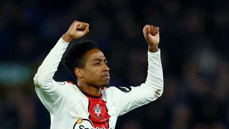 Beşiktaş resmen açıkladı! İşte Kyle Walker-Peters'ın İstanbul'a geliş saati