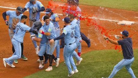 Blue Jays earn 45th comeback win of the year