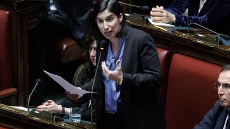 L'opposizione attacca il governo sul referendum, ma dimentica il precedente di Napolitano