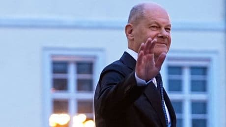 Lied-Auswahl für den Zapfenstreich - Scholz verabschiedet sich mit „Respect“