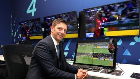 Var a chiamata, l'Italia lancia la sperimentazione in Serie C e calcio femminile