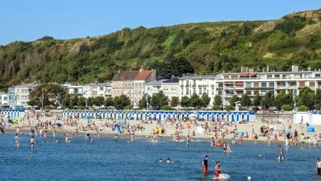 Pollution des eaux de baignade : plus de 80 plages à éviter en France cet été