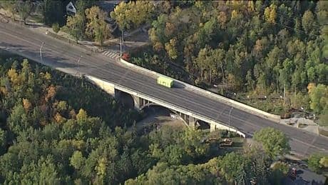 Wellington Bridge closure worries small business owners in west-central Edmonton