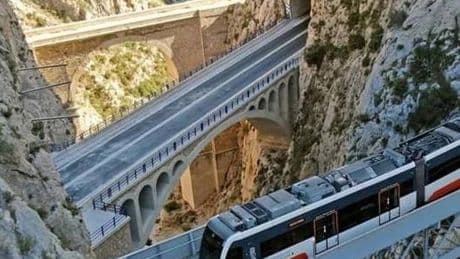 Fallece un ciclista y otros dos resultan heridos al ser arrollados por un coche en Calpe