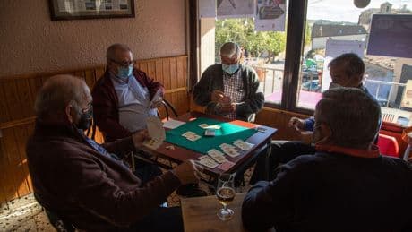 Uno de cada tres jubilados cobra ya más de 2.000 euros al mes