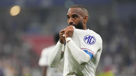 Ligue 1 : en vidéo, les adieux émouvants d’Alexandre Lacazette avec Lyon