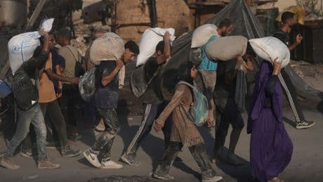 Israels Luftwaffe wirft Hilfsgüter über Gazastreifen ab