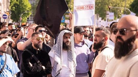 Mehr als eine Million Muslime in Deutschland zeigen Anfälligkeit für Radikalisierung