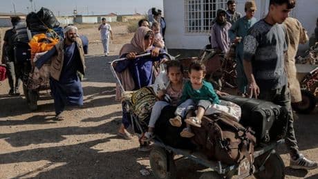 Irán deporta a 1,2 millones de refugiados afganos en solo seis meses