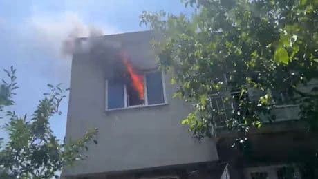 Burdur'da iki katlı evde yangın