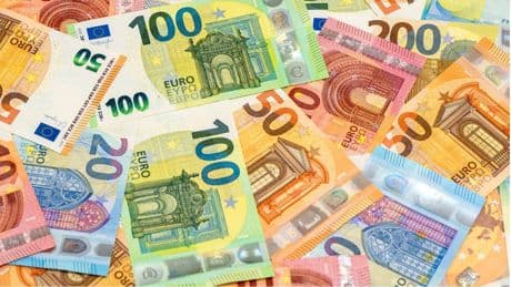 Kommunen rutschen mit 24,8 Milliarden Euro ins Rekordminus