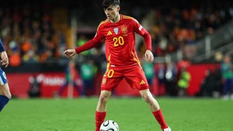 Luis de la Fuente entrega el juego de la Selección a Pedri: un rol más intervencionista para mantener un dominio absoluto