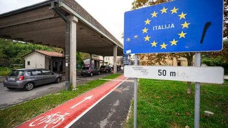 Entre l’Italie et la Slovénie, une frontière invisible mais “dans les esprits”