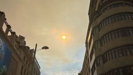 Madrid bajo una nube de ceniza: las imágenes que muestran cómo el incendio de Méntrida oscureció  la capital