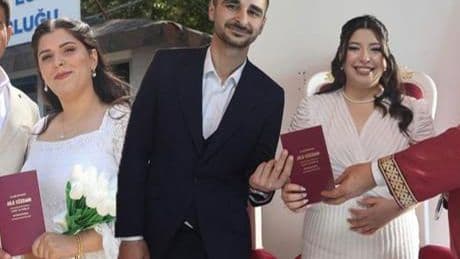 Evlilik yıl dönümünün unutamamak için akın ettiler! Onlarca çift aynı gün evlendi
