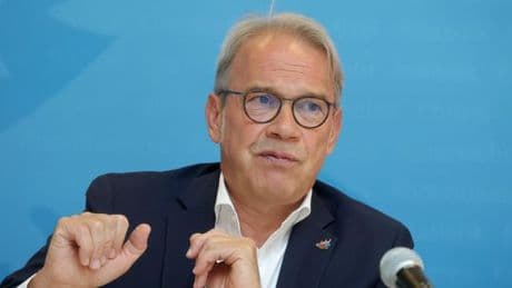 Parteien: Schreiben soll Behörden beim Waffenentzug von AfDlern helfen