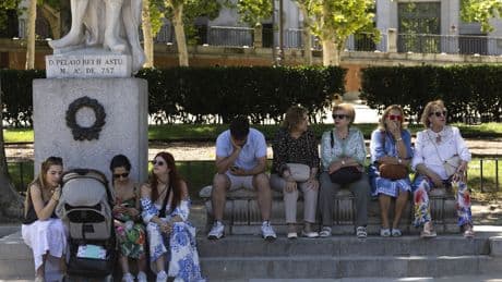 El batacazo económico del colapso poblacional en España: el envejecimiento y la baja natalidad recortarán el crecimiento del PIB un 40% en 2050