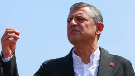 Ekrem İmamoğlu'nu ziyaret eden Özgür Özel, savcılara seslendi: Görevinizi akla, vicdana, hukuka uygun bir şekilde yapın
