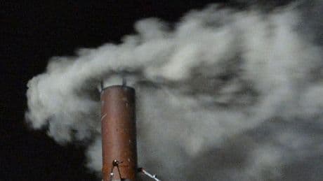 Así se consigue el humo blanco que anuncia el 'habemus Papa'