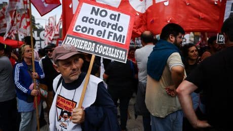 Argentine: face à la «tronçonneuse» de Javier Milei, une contestation qui grandit