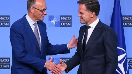 Merz defiende más controles de fronteras en su primer viaje a Bruselas