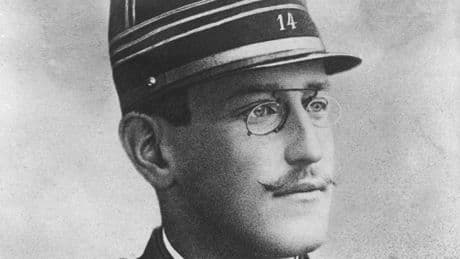 Francia salda, tras casi 130 años, su deuda con Dreyfus, víctima de un complot antisemita que estremeció a la nación