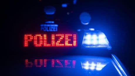 Unfall: Auto und Linienbus stoßen zusammen – 14 Verletzte