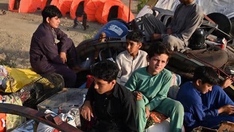 Families Are Split as Pakistan Deports Thousands of Afghan Refugees