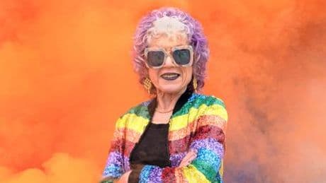 Judy Chicago wird endlich entdeckt: Die Feuerwerks-Feministin